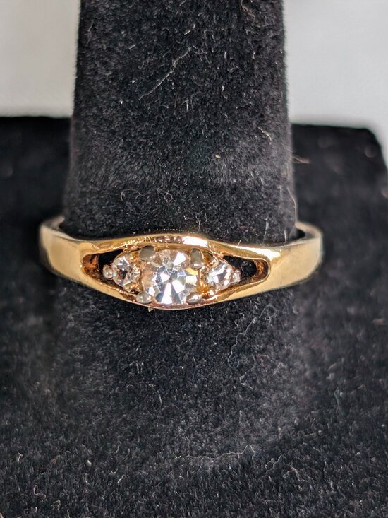 RINC Jewelry - Gold-toned Crystal CZ Ring Vintage Size 8.75